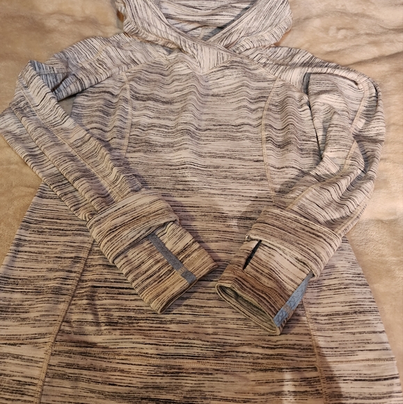 Lululemon Running Pullover - Picture 1 of 2